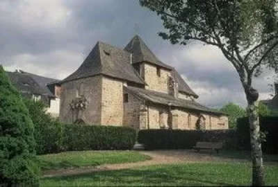 Eglise-romane-fortifiee-du-13-eme-siecle_497792