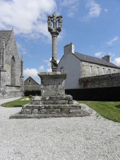 Enclos-paroissial-du-Quillio_564920