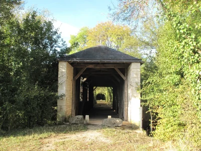 Entre-Ponts-et-Chateaux-8211-Le-Pont-Chretien-Chabenet_1693326