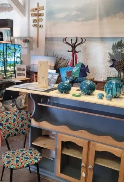 Exposition-Cabane-Bleue-Collectif-le-reservoir-des-createurs-8211-27-09-2025-8211-Audenge_2588652