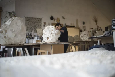 Exposition-quotCatherine-Bernis-mondes-de-papier-et-de-porcelainequot-8211-Limoges-8211-19-02-2025-8211-Limoges_2206351
