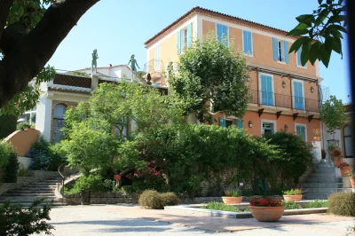 Exposition-quotLe-tourismequot-a-la-Bibliotheque-municipale-8211-17-01-2025-8211-Cassis_2204250