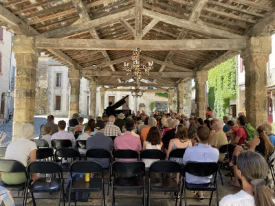 FESTIVAL-EN-BLANC-ET-NOIR-8211-05-07-2025-8211-Lagrasse_2725459
