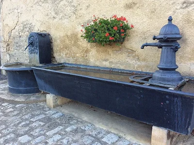 FONTAINE-DE-LA-RUE-DU-HAUT-PRE-8211-Maizieres_2827696
