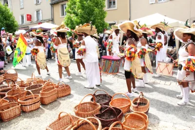 Festival-des-Bandafolies-8211-Brocante-defiles-cloture-8211-14-07-2025-8211-Bessines-sur-Gartempe_2148633