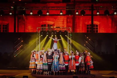 Festival-des-Enfants-du-Monde-2025-8211-Gala-de-cloture-8211-16-07-2025-8211-Saint-Maixent-l039Ecole_2797974