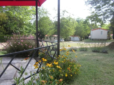 Flower-Camping-Le-Temps-de-Vivre-8211-Salignac-Eyvigues_2803957
