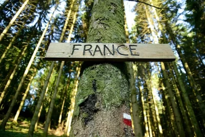 Foret-Domaniale-de-Sedan-de-France-en-Belgique8230-Au-dela-des-frontieres_623553