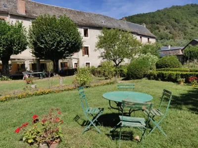 GENiESE-8211-Couvent-de-l039Union-groupe-8211-Saint-Geniez-d039Olt-et-d039Aubrac_2254874