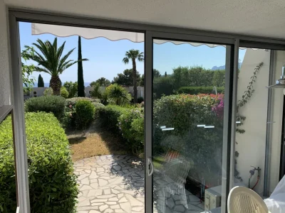 GL2-8211-Cassis_2684195