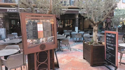 GRAND-CAFE-DE-LA-BOURSE-8211-Perpignan_2686732