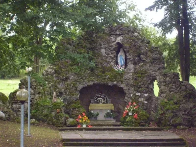 GROTTE-ET-LA-STATUE-DU-CHRIST-ROI_328070