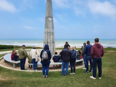 GROUPE-scolaire-8211-Animations-pedagogiques-D-DAY-8211-Colleville-sur-Mer_1784270