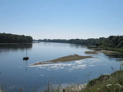 GRP®-Sentier-historique-de-la-Vallee-des-Rois-Nevoy-a-Bonny-sur-Loire-a-St-Denis-de-l039hotel-8211-Nevoy_6064