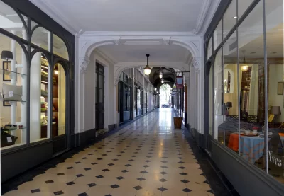 Galerie-de-la-Madeleine_346048