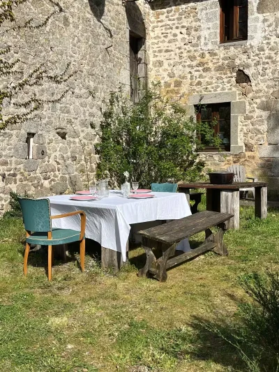 Gite-1-8211-Chateau-de-Beauvais-8211-Saint-Amand-Jartoudeix_3727733