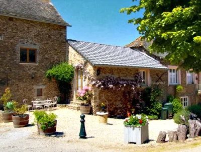 Gite-Honeyscukle-du-domaine-de-Lasfonds-8211-Rieupeyroux_2248105