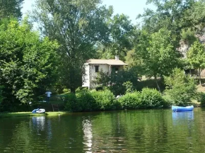 Gite-au-bord-du-Lot-8211-Le-Roc-de-Gerles-8211-Livinhac-le-Haut_2602085