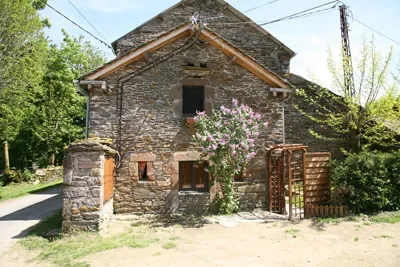 Gite-au-coeur-d039un-hameau-agricole-8211-Salles-Curan_2238981