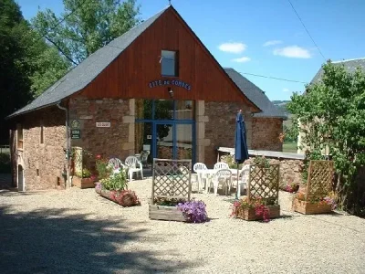 Gite-de-groupe-de-Combes-Groupes-8211-Saint-Come-d039Olt_2254867