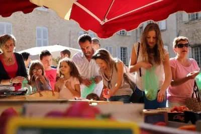 Grand-marche-de-Villefranche-le-jeudi-matin-8211-01-01-2025-8211-Villefranche-de-Rouergue_2258165