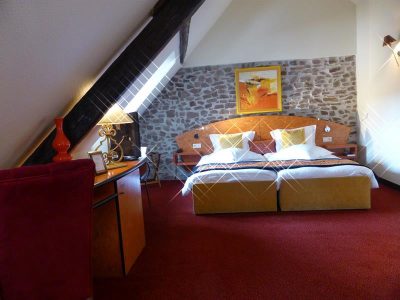 Hotel-L039Hostellerie-du-Chateau_77102
