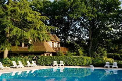Hotel-Relais-amp-Chateaux-Auberge-des-Templiers-8211-Boismorand_1709798