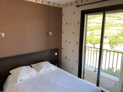 Hotel-Restaurant-Le-Combalou-8211-Roquefort-sur-Soulzon_2234600
