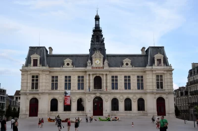 Hotel-de-Ville-de-Poitiers_498253