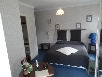 Hotel-du-Midi-Papillon-8211-Saint-Jean-du-Bruel_2234564