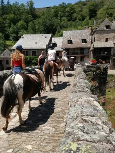 Initiation-Poney-8211-17-08-2025-8211-Belcastel_2459103