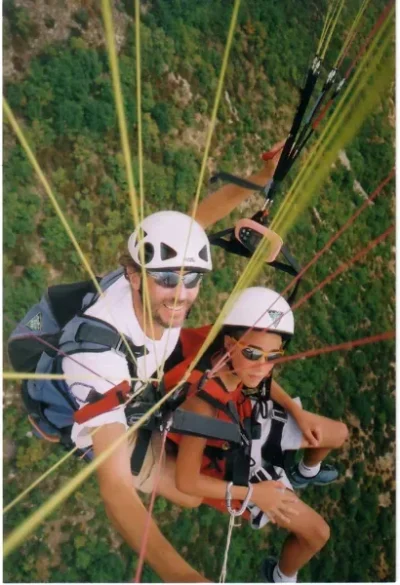 Joel-Houdouin-Biplace-parapente-8211-Millau_2227196-1