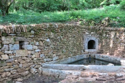 Journees-Europeennes-du-Patrimoine-visite-commentee-de-la-fontaine-8211-lavoir-de-Branty-8211-Cressensac-Sarrazac_3060641