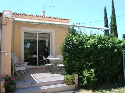 L039Oustaou-du-Comtat-2-8211-Molleges_2410114
