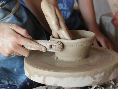 L039ete-des-Curieux-8211-Atelier-en-famille-la-poterie-antique-8211-Bliesbruck_3687715