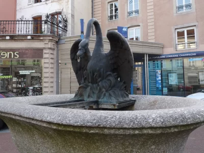 LA-FONTAINE-DU-CYGNE_327568