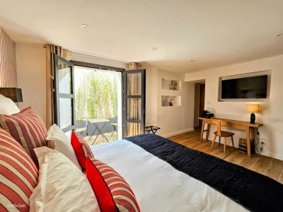 LA-VILLA-DALI-8211-CHAMBRE-SUPERIEURE-RDC-8211-Lezignan-Corbieres_3828137