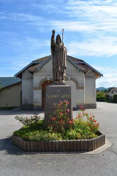 LE-JARDIN-PAROISSIAL-ET-SON-MEMORIAL-DU-SAINT-MONT_316808