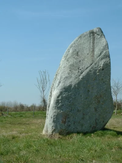 LE-MENHIR-DE-LA-PIERRE-LE-MATZ_612063