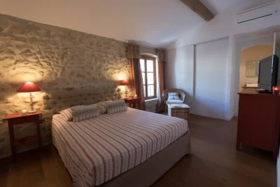 LE-RELAIS-DE-PIGASSE-8211-CHAMBRE-FRAMBOISE-8211-Ouveillan_3831162
