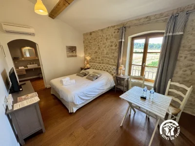 LE-RELAIS-DE-PIGASSE-8211-CHAMBRE-VIGNE-8211-Ouveillan_3827688