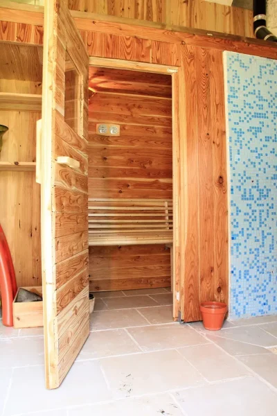 LES-CHAMBRES-DE-L039ABEILLE-8211-Linard-Malval_1554141