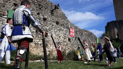 LES-MERCREDIS-LUDIQUES-AU-CHATEAU-8211-23-07-2025-8211-Aurignac_2580553