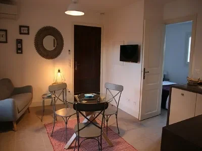 La-Bastide-des-Cypres-8211-Le-Photinia-8211-Maussane-les-Alpilles_2840066