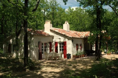 La-Bouteille-dans-Le-Bois-8211-Montcuq-en-Quercy-Blanc_2942218