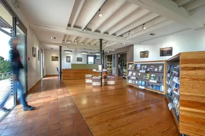 La-Boutique-de-l039Office-de-Tourisme-Latitude-Nord-Gironde-8211-Saint-Savin_2048289