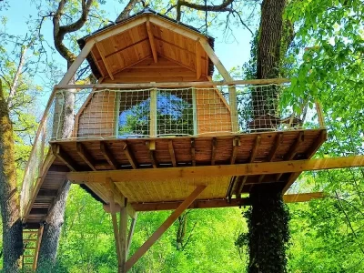 La-Cabane-perchee-du-Chateau-de-Gizeux-8211-Gizeux_1379817