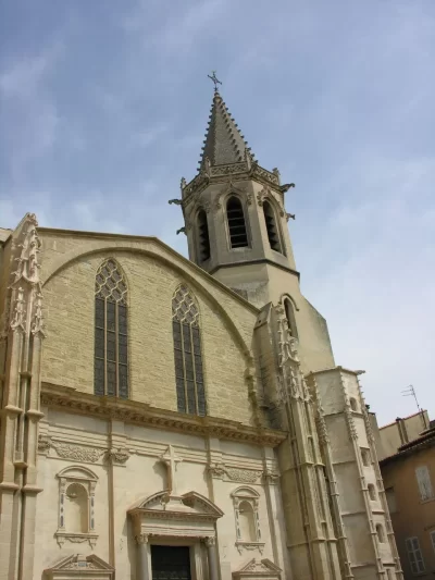 La-Cathedrale-Saint-Siffrein_340936