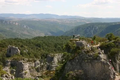 La-Cite-de-Pierres-a-Montpellier-Le-Vieux-groupes-8211-Millau_2257197