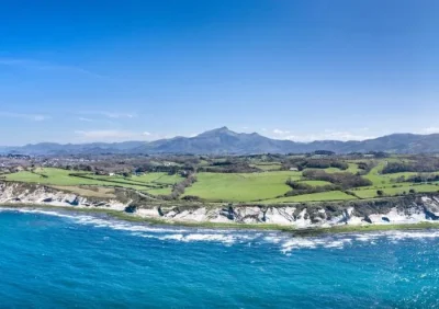 La-Corniche-vue-de-la-mer-8211-12-09-2025-8211-Hendaye_2980575
